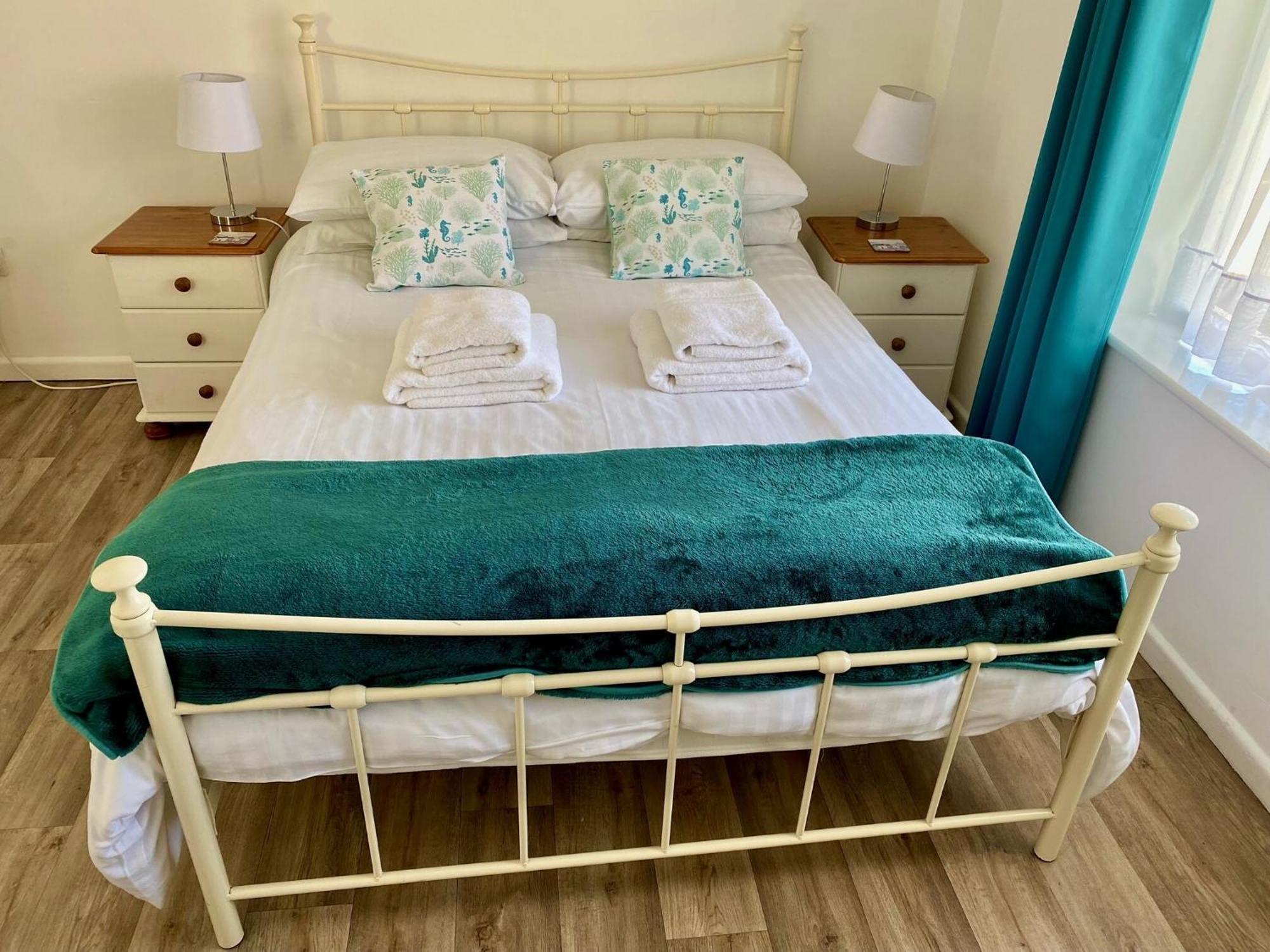 Golden Acre Jurassic Coastal Lodges ,Eype Bridport Eksteriør billede