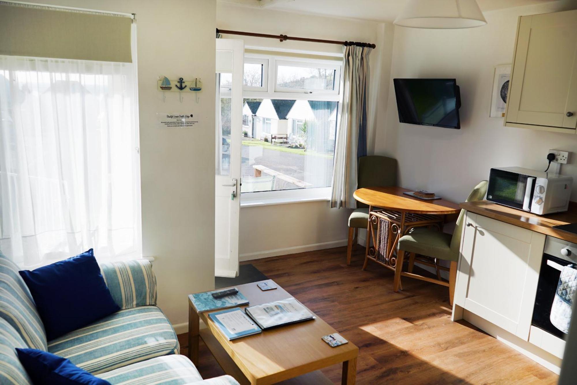 Golden Acre Jurassic Coastal Lodges ,Eype Bridport Eksteriør billede